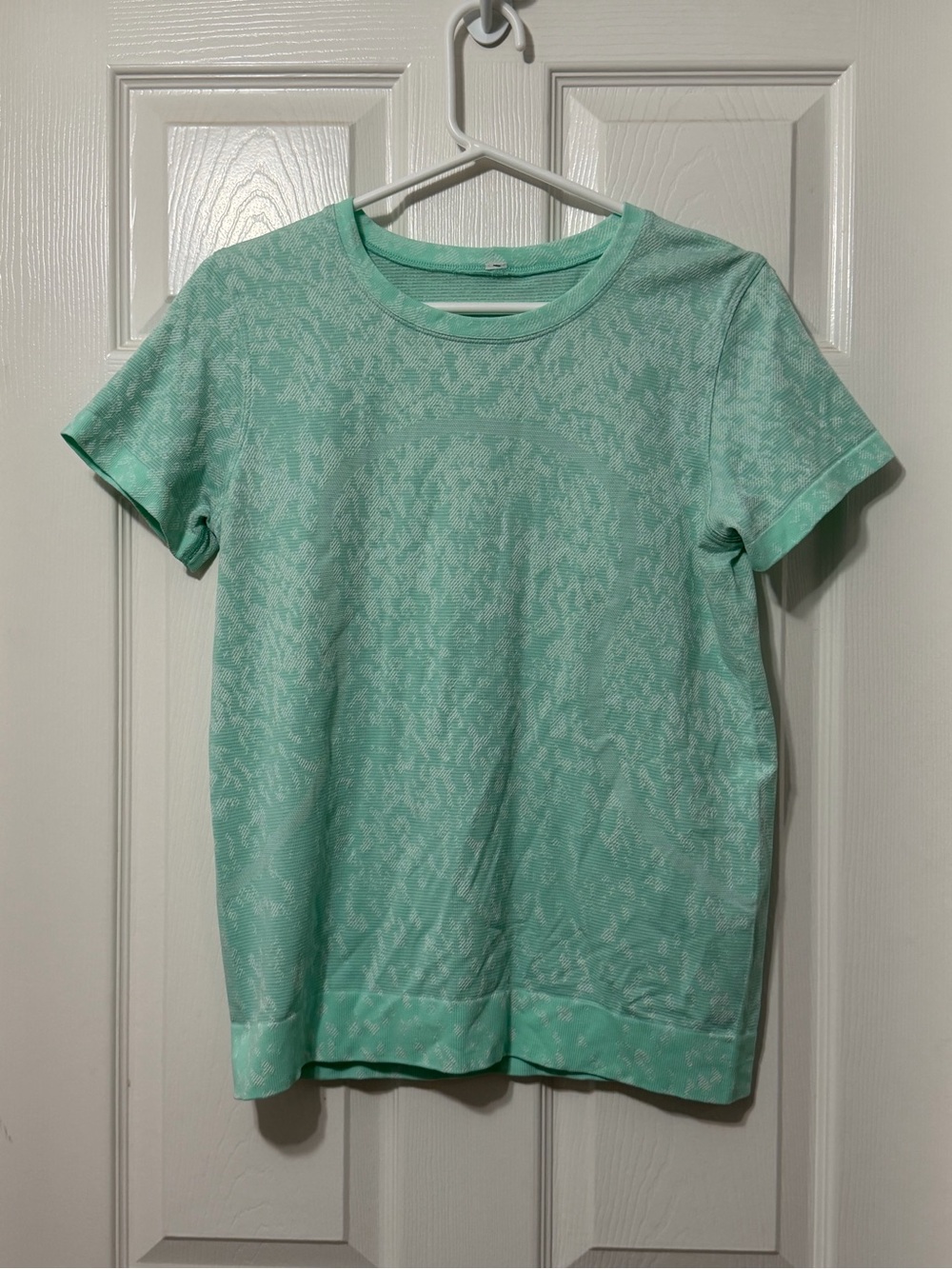 Lululemon athletica swiftly relaxed short sleeve size 8 euc